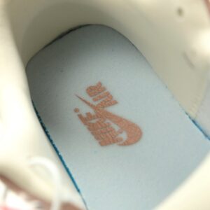 【AT14894】ナイキ エアジョーダン 1 ロー OG × LABUBU コラボモデル | Nike x Labubu