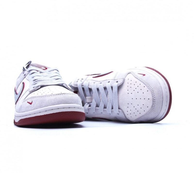 【AT1491】The North Face × Nike Air Nike Dunk Low ナイキ（Nike）のダンク・ロー（Dunk Low）は、The North Face（ノースフェイス）とのコラボで、クラシックで汎用性のあるカジュアルスポーツスニーカーです