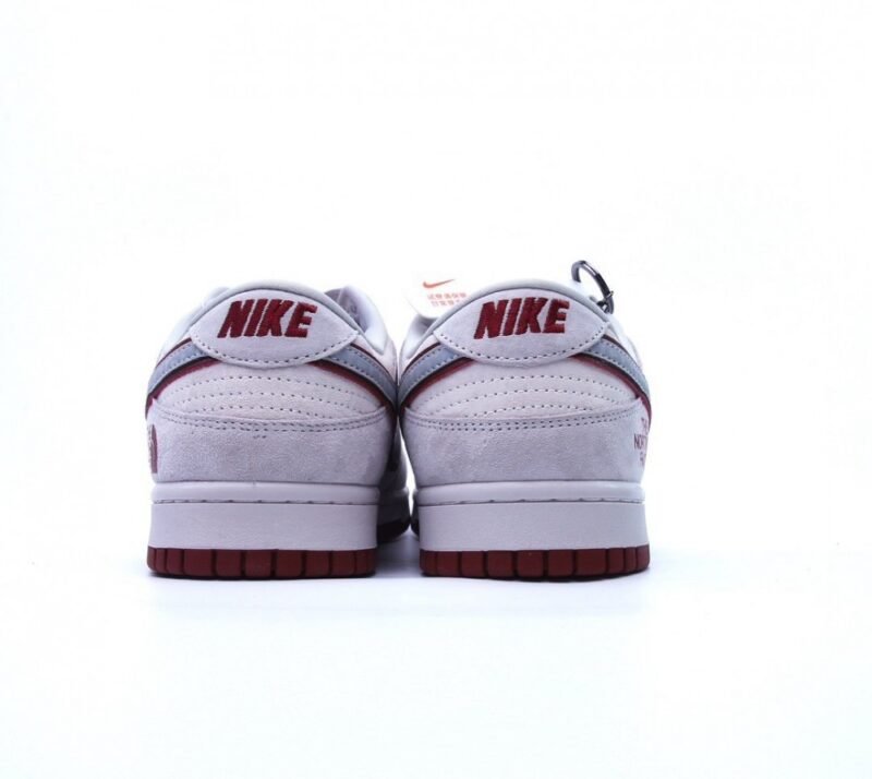 【AT1491】The North Face × Nike Air Nike Dunk Low ナイキ（Nike）のダンク・ロー（Dunk Low）は、The North Face（ノースフェイス）とのコラボで、クラシックで汎用性のあるカジュアルスポーツスニーカーです