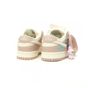 【AT14932】Nike SB Dunk Low LABUBUコラボカスタムローカットスニーカー | Nike x Labubu