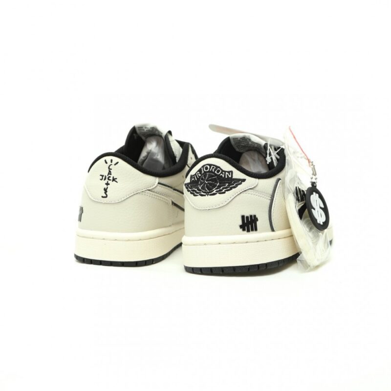 【AT14939】UNDEFEATED x Travis Scott コラボ Nike Air Jordan 1 Low スニーカー | Nike x Undefeated