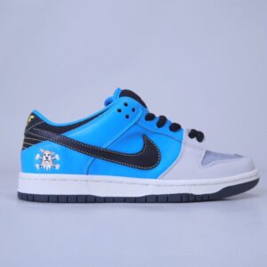 【AT1499】Instant Skateboards x Nike Dunk SB LowSB ナイキ インスタントスケートボード x ナイキ ダンク SB LowSB スケートボードシューズ ブルーグレーとシルバー 可愛い犬の頭と骨 日本の有名なスケートボードショップとコラボ ユニークなコラボレーション