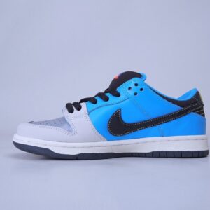 【AT1499】Instant Skateboards x Nike Dunk SB LowSB ナイキ インスタントスケートボード x ナイキ ダンク SB LowSB スケートボードシューズ ブルーグレーとシルバー 可愛い犬の頭と骨 日本の有名なスケートボードショップとコラボ ユニークなコラボレーション