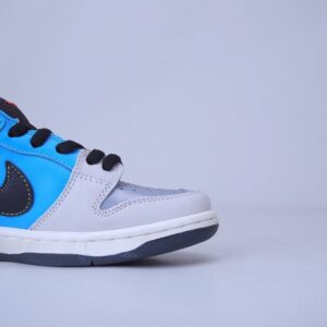 【AT1499】Instant Skateboards x Nike Dunk SB LowSB ナイキ インスタントスケートボード x ナイキ ダンク SB LowSB スケートボードシューズ ブルーグレーとシルバー 可愛い犬の頭と骨 日本の有名なスケートボードショップとコラボ ユニークなコラボレーション