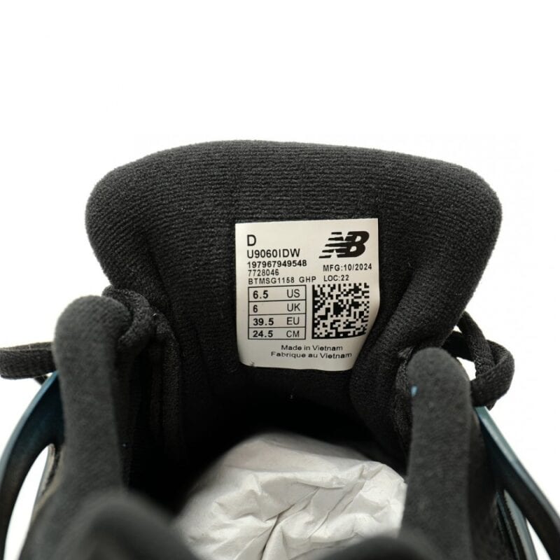 【AT14997】New Balance ニューバランス 9060シリーズ Navy Blue Black Gradient スポーツシューズ | New Balance