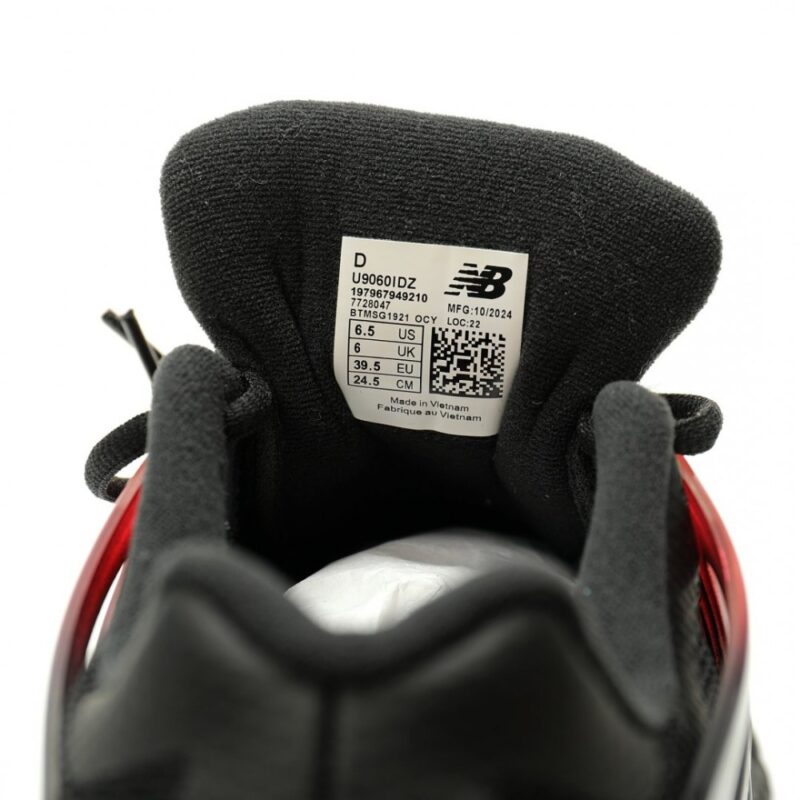 【AT14998】ニューバランス 9060シリーズBlack Red Gradientカラー スニーカー | New Balance