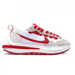 【AT1500】Sacai X NIKe vaporWaffle ナイキとサカイのコラボレーションによるVaporWaffle 3.0は、PegasusとVaporFlyのデザイン要素を融合させたスポーツシューズです。