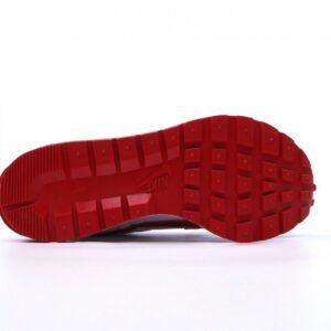 【AT1500】Sacai X NIKe vaporWaffle ナイキとサカイのコラボレーションによるVaporWaffle 3.0は、PegasusとVaporFlyのデザイン要素を融合させたスポーツシューズです。