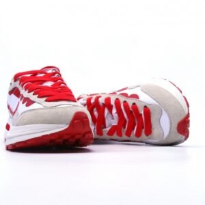 【AT1500】Sacai X NIKe vaporWaffle ナイキとサカイのコラボレーションによるVaporWaffle 3.0は、PegasusとVaporFlyのデザイン要素を融合させたスポーツシューズです。