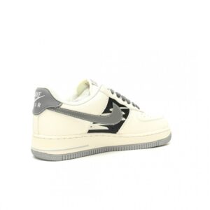 【AT15023】Supreme × ナイキ Air Force 1 07 Low コラボレーション限定モデル | Supreme Nike