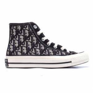 【AT1505】Converse x Dior コンバース X ディオールコラボレーション オールブラックカラー正規品のディオールキャンバス素材 織り方の工夫が施されており、ダブルストライプの正規工場硫化加工が施されています。
