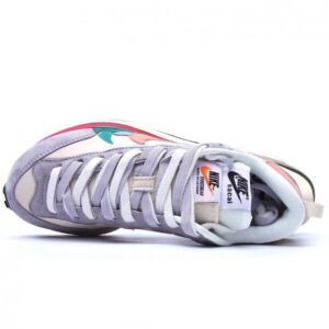 【AT1506】Sacai x Nike ナイキワッフルとサカイコラボのLDWaffle/Sacaiのオックスフォード布+スウェード素材の厚底靴。オリジナルの引き出し付きのギフトボックスと日本の解体美学が融合したコラボレーション。