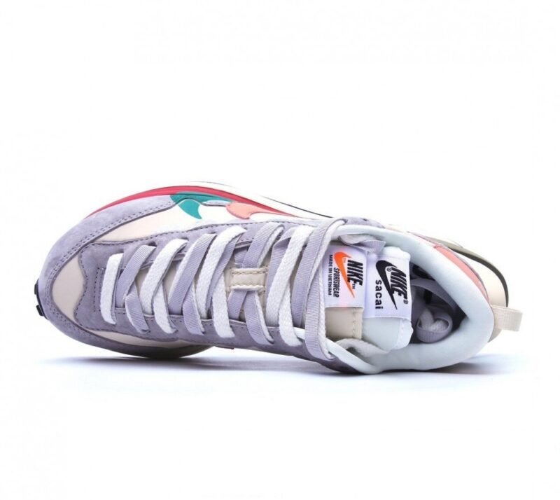 【AT1506】Sacai x Nike ナイキワッフルとサカイコラボのLDWaffle/Sacaiのオックスフォード布+スウェード素材の厚底靴。オリジナルの引き出し付きのギフトボックスと日本の解体美学が融合したコラボレーション。