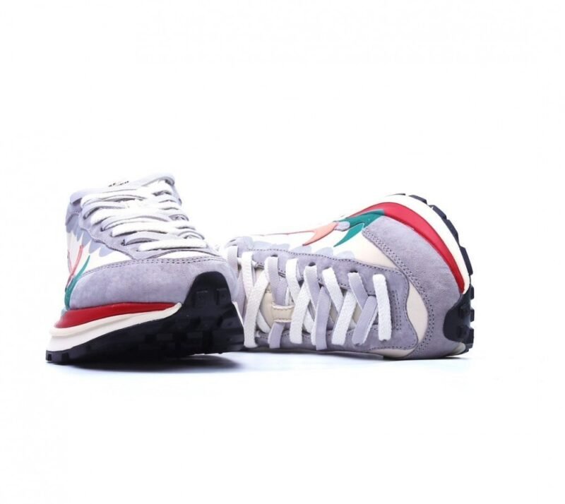 【AT1506】Sacai x Nike ナイキワッフルとサカイコラボのLDWaffle/Sacaiのオックスフォード布+スウェード素材の厚底靴。オリジナルの引き出し付きのギフトボックスと日本の解体美学が融合したコラボレーション。
