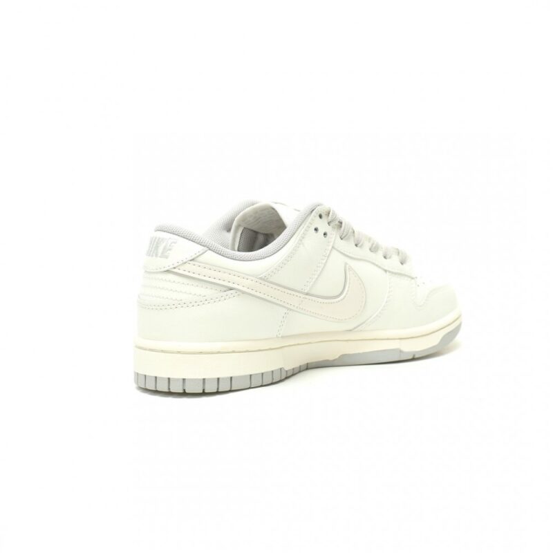 【AT15062】Nike SB Dunk Lowスケートボードシューズ - 高品質な牛革素材とEVAクッション内蔵 | Nike Dunk