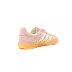 【AT15095】アディダスガゼルインドアトレーナーピンク＆ホワイトの90年代レトロ美学 | Adidas Gazelle