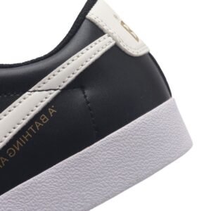 【AT1512】Bape x Nike ナイキとベイプのコラボレーション、シンプルで非凡なBAPE MAD STAローカットスニーカーがFARFETCHで登場。ファッションとカジュアルを融合させたスタイリッシュなボードシューズ。