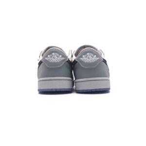 【AT1513】ナイキとディオールのコラボレーションによるAJ1ホワイトグレーシリーズ。Dior x Air Jordan 1 lowが登場！