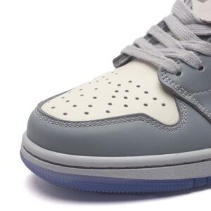 【AT1513】ナイキとディオールのコラボレーションによるAJ1ホワイトグレーシリーズ。Dior x Air Jordan 1 lowが登場！