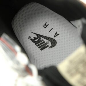 【AT15164】Louis Vuitton x Nike Air Force 1コラボスニーカー: ハイファッションとスポーツの融合 | Louis Vuitton x Nike