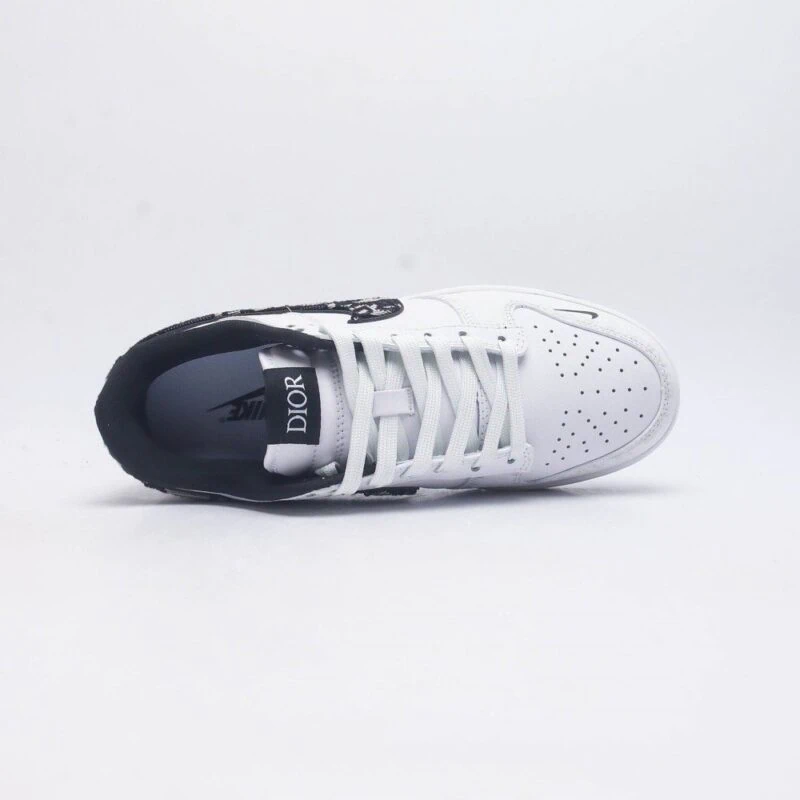 【AT1517】耐克Nike Dunk Low ボードシューズ ディオールコラボ SBシリーズの定番カジュアルスポーツシューズ、厚い舌のクッション、ZoomAirエアクッション搭載。