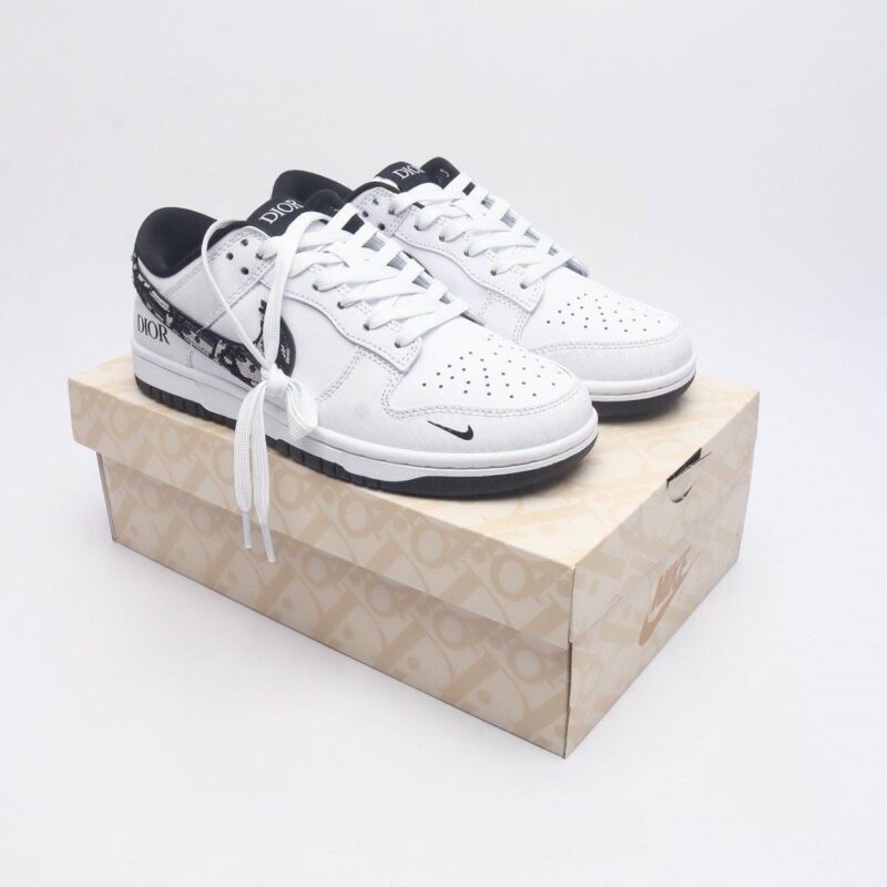 【AT1517】耐克Nike Dunk Low ボードシューズ ディオールコラボ SBシリーズの定番カジュアルスポーツシューズ、厚い舌のクッション、ZoomAirエアクッション搭載。