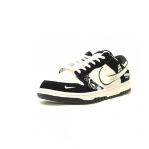 【AT15173】NIKE SB Dunk Low LABUBU コラボ スケートシューズ | Nike x Labubu