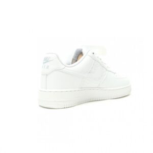 【AT15177】ナイキ Air Force 1'07 Low スポーツシューズ - クラシックデザインと快適性を兼ね備えた人気のローカットシューズ | AF1