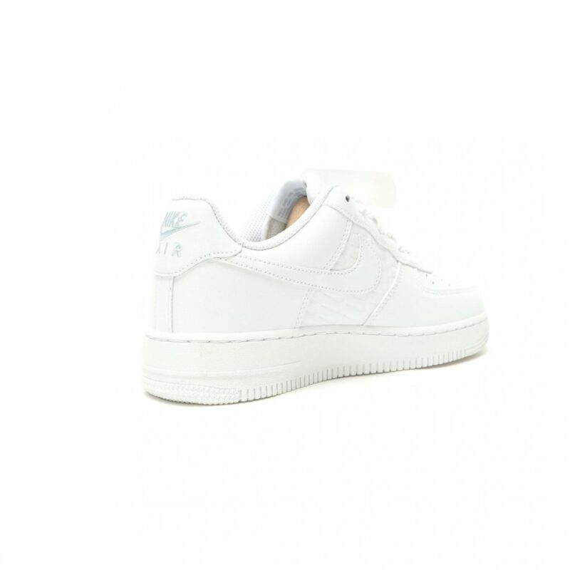 【AT15177】ナイキ Air Force 1'07 Low スポーツシューズ - クラシックデザインと快適性を兼ね備えた人気のローカットシューズ | AF1