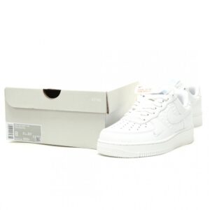 【AT15177】ナイキ Air Force 1'07 Low スポーツシューズ - クラシックデザインと快適性を兼ね備えた人気のローカットシューズ | AF1