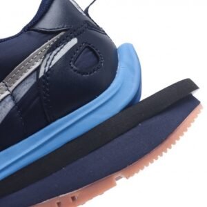 【AT1518】Sacai x Nike vaporWaffle ナイキとサカイのコラボレーション、VaporWaffle 3.0は、ペガサスとVaporFlyのデザイン要素を組み合わせた重要なスポーツシューズです。
