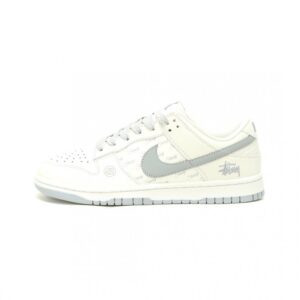 【AT15186】Stussy x ナイキSBダンクロー コラボレーションシューズ | Nike x Stussy