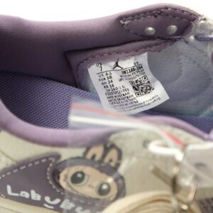 【AT15187】ナイキエアジョーダン1ローオージー×LABUBUカスタムコラボスニーカー | Nike x Labubu