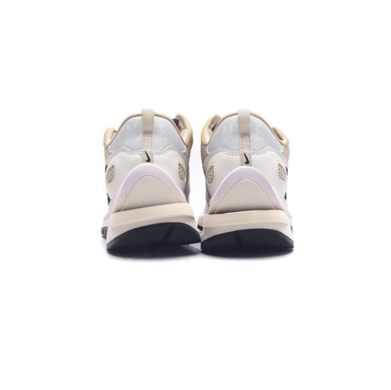 【AT1519】ナイキ Sacai x Nike vaporWaffle バンドル3.0ランウェイヘビーデューティー コラボレーションシューズは、PegasusとVaporFlyのデザイン要素によって共同構築されます。男性と女性の靴。