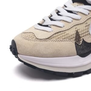 【AT1519】ナイキ Sacai x Nike vaporWaffle バンドル3.0ランウェイヘビーデューティー コラボレーションシューズは、PegasusとVaporFlyのデザイン要素によって共同構築されます。男性と女性の靴。