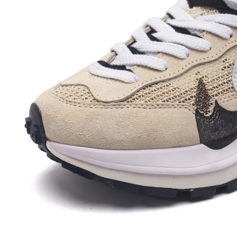 【AT1519】ナイキ Sacai x Nike vaporWaffle バンドル3.0ランウェイヘビーデューティー コラボレーションシューズは、PegasusとVaporFlyのデザイン要素によって共同構築されます。男性と女性の靴。
