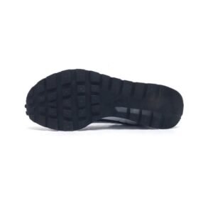 【AT1522】Sacai x Nike vaporWaffle ナイキ×サカイVaporWaffleコラボレーション第3弾、華麗なランウェイに登場！