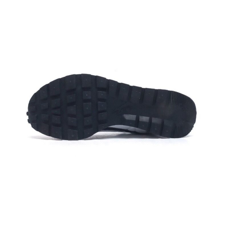 【AT1522】Sacai x Nike vaporWaffle ナイキ×サカイVaporWaffleコラボレーション第3弾、華麗なランウェイに登場！
