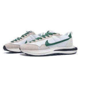 【AT1523】Sacai x Nike vaporWaffle ナイキのサカイとNIKEのVaporWaffleのコラボレーションモデル、VaporWaffle 3.0が登場。ランウェイでの重要なコラボレーションスニーカー。