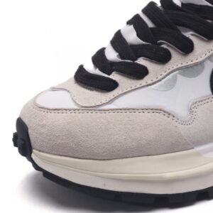 【AT1524】Sacai x Nike vaporWaffle ナイキとSacaiのコラボレーションで生まれたVaporWaffle 3.0は、ランウェイで輝く重要なアイテムです。