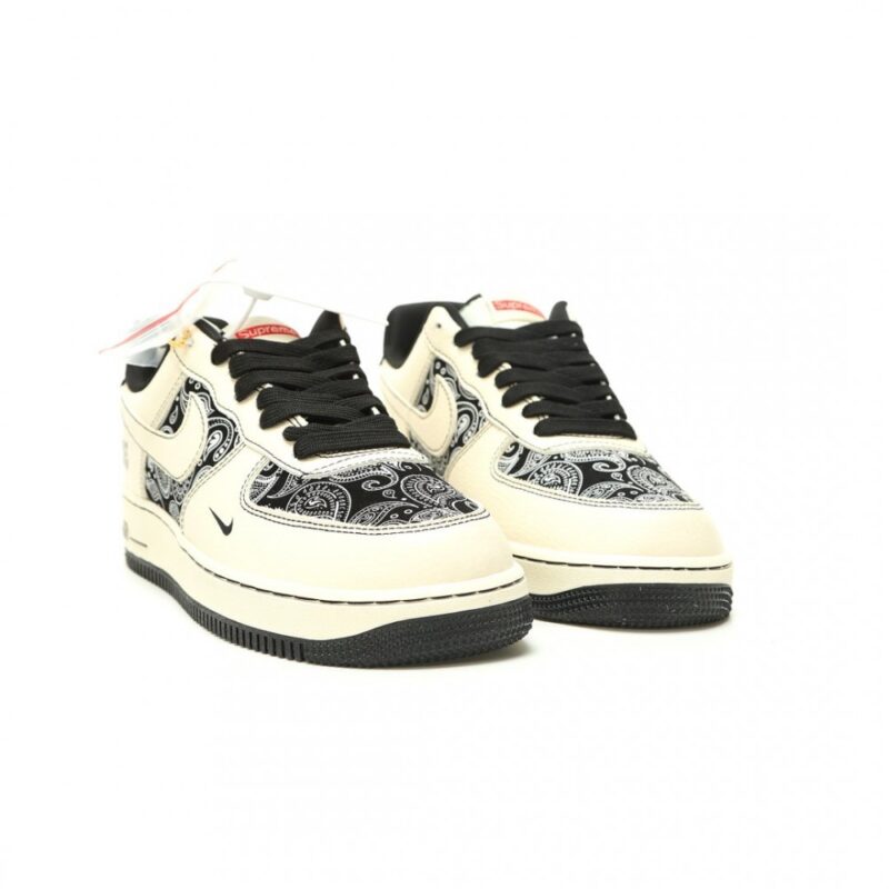 【AT15241】Nike Air Force 1 '07 Low エアフォース1ローカットスニーカー：アートグラフィティデザインで都市ファッションを完璧に表現 | Nike x Supreme