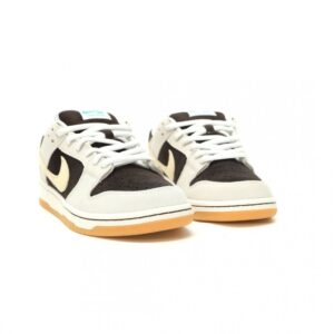 【AT15243】トラビス・スコット x ナイキ SB ダンク ロー: ストリートファッションとスポーツ美学の究極融合 | Nike x Travis Scott