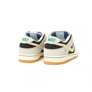 【AT15243】トラビス・スコット x ナイキ SB ダンク ロー: ストリートファッションとスポーツ美学の究極融合 | Nike x Travis Scott