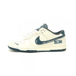 【AT15247】Nike SB Dunk Low x The North Faceコラボスニーカー：ストリートスケート＆アウトドア探検の完璧な融合 | The North Face x Nike