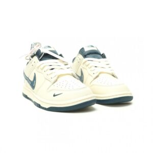 【AT15247】Nike SB Dunk Low x The North Faceコラボスニーカー：ストリートスケート＆アウトドア探検の完璧な融合 | The North Face x Nike