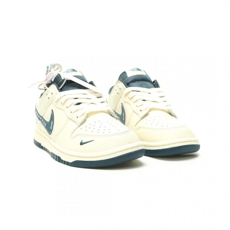 【AT15247】Nike SB Dunk Low x The North Faceコラボスニーカー：ストリートスケート＆アウトドア探検の完璧な融合 | The North Face x Nike