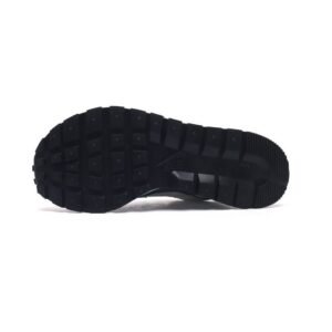 【AT1525】Sacai x Nike vaporWaffle ナイキとサカイのコラボレーションによる重要なコレクション、VaporWaffle 3.0が登場しました。このモデルは、PegasusとVaporFlyの要素を融合させたデザインで、ランウェイを席巻する大注目のスポーツシューズです。