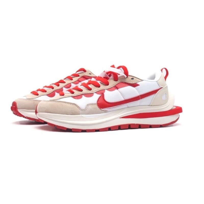 【AT1526】Sacai x Nike vaporWaffle ナイキとサカイのコラボレーションによるVaporWaffle 3.0、ランウェイでの大型タイアップモデルスポーツシューズ