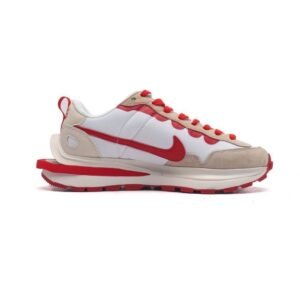 【AT1526】Sacai x Nike vaporWaffle ナイキとサカイのコラボレーションによるVaporWaffle 3.0、ランウェイでの大型タイアップモデルスポーツシューズ