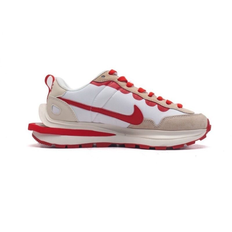 【AT1526】Sacai x Nike vaporWaffle ナイキとサカイのコラボレーションによるVaporWaffle 3.0、ランウェイでの大型タイアップモデルスポーツシューズ